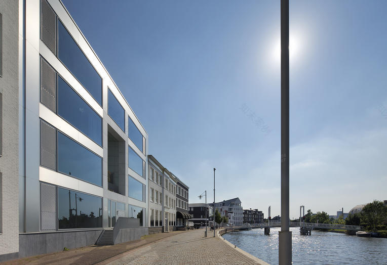 奥普·布伦(注:Op Buuren可能是人名,这是按照音译给出的结果)丨荷兰丨Liesbeth van der Pol及其团队-12