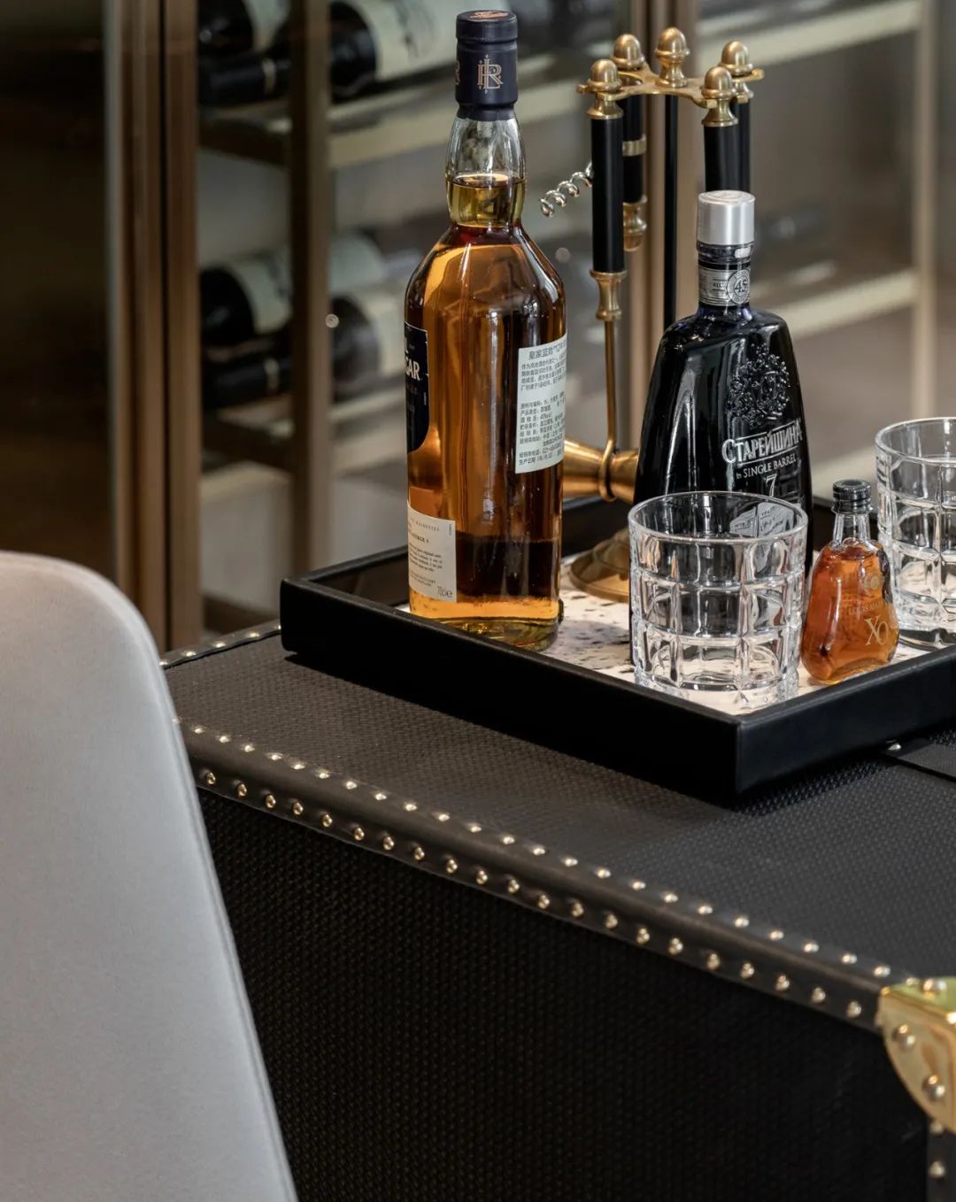 全球视野下的轻奢公寓设计丨中国上海丨HWCD 设计工作室-53