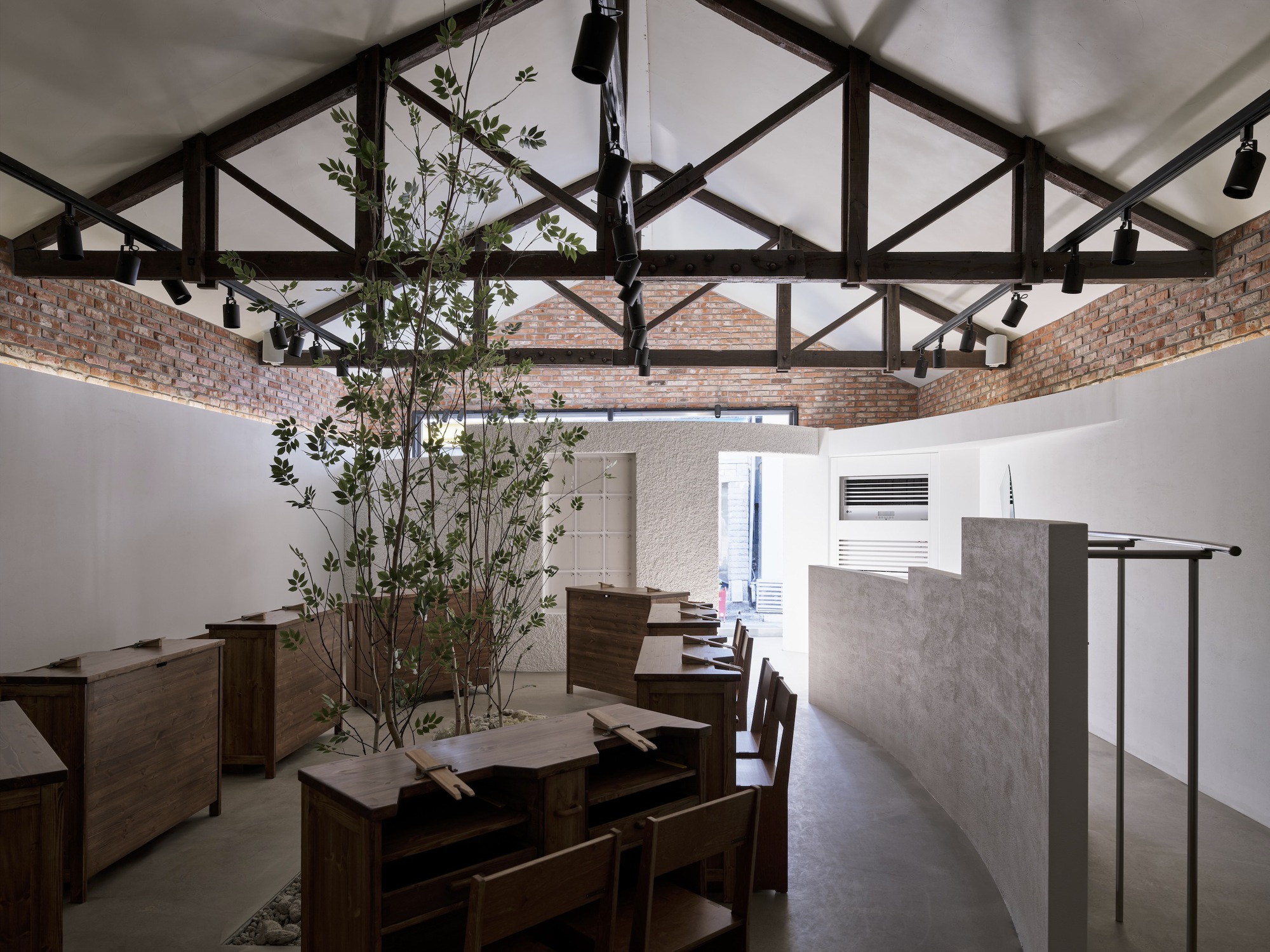 Atelier Hosoo 空间设计丨design by 83-14