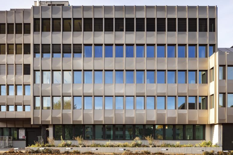 TK Architekten丨Erneuerung Fassade Bürohaus Friesenberg丨瑞士-3