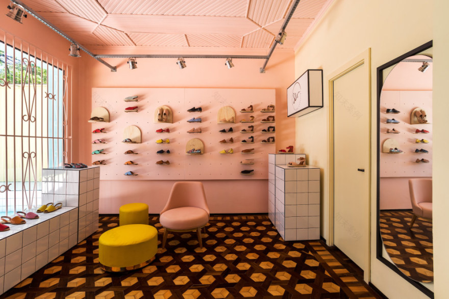 巴西彩色鞋店 Moca Arquitetura 设计-6