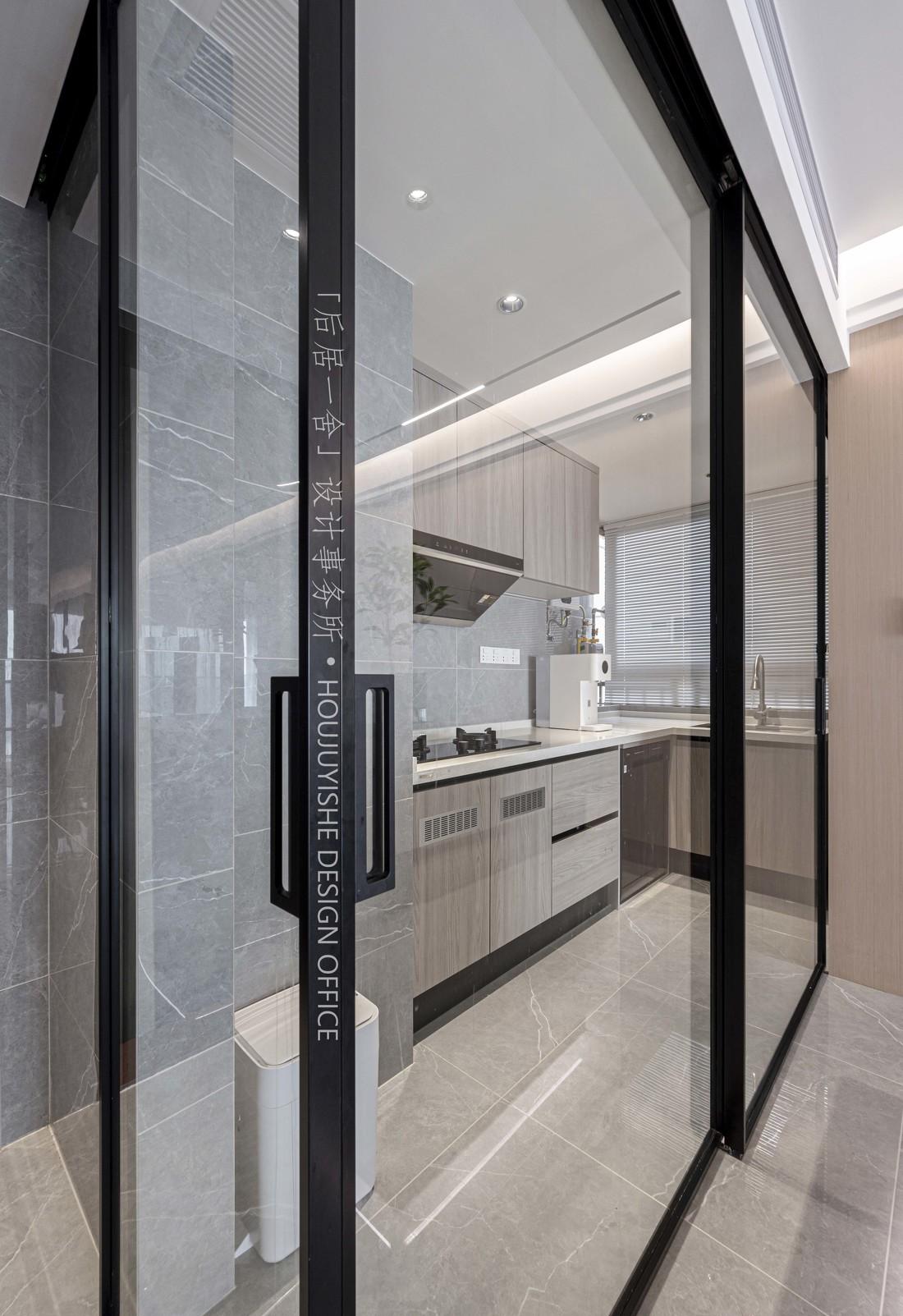 120 平现代质感极简之家-54