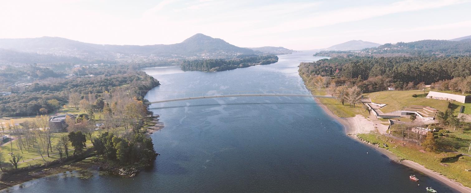 Una Línea Sobre El Miño · 极简曲线行人桥设计-6