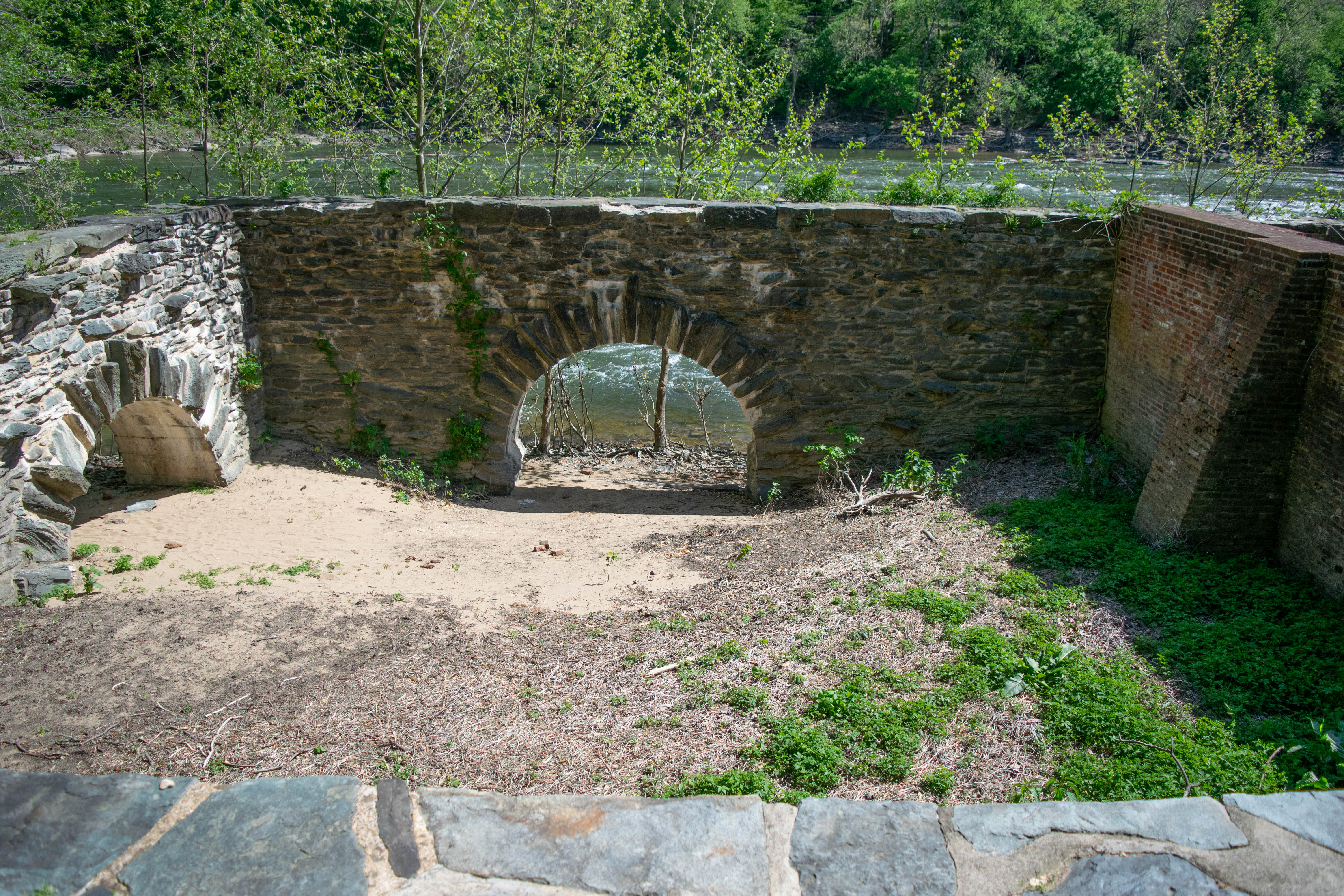 Virginius Island相关工业遗迹丨阿尔巴尼亚费里-19