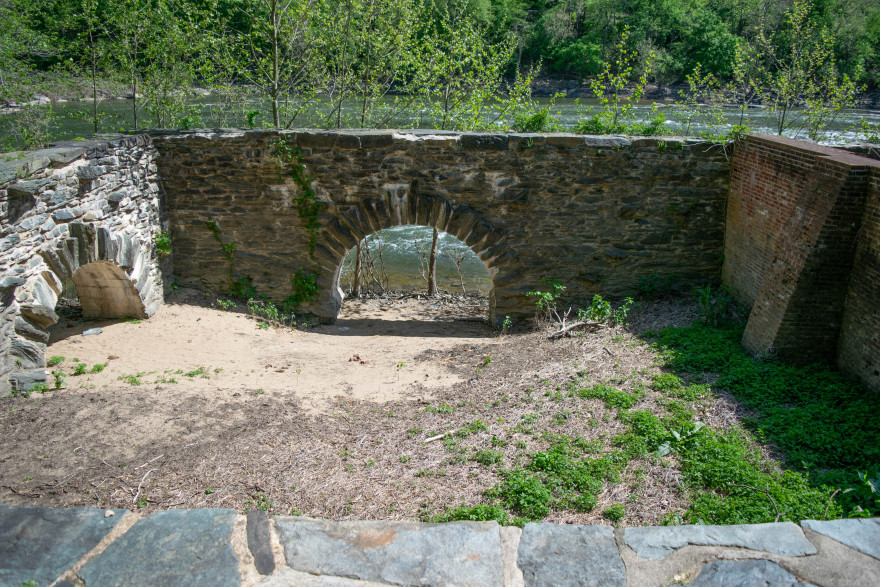 Virginius Island相关工业遗迹丨阿尔巴尼亚费里-19