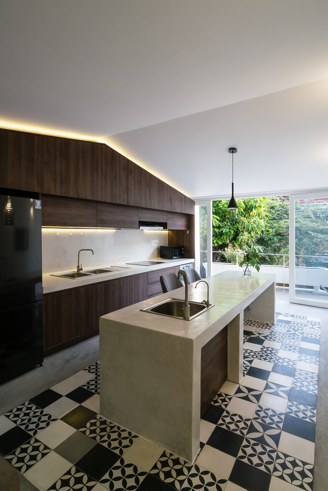 ZAKK ANDS HOUSE 透明金属边界与自然光影的完美融合-46