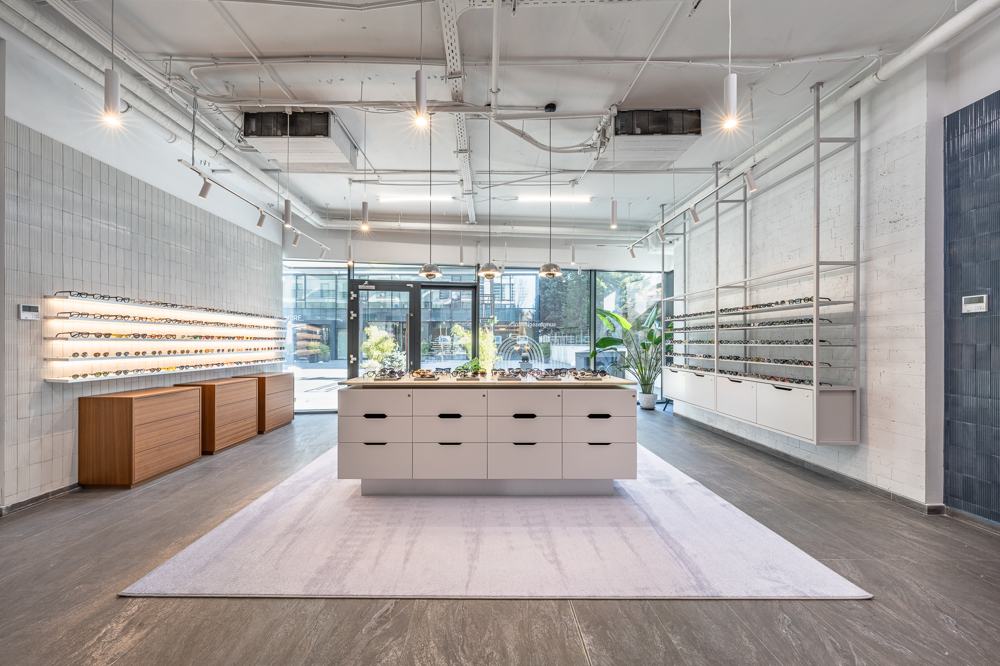 THE SUNGLASSCURATOR STORE 室内设计丨罗马尼亚布加勒斯特丨mihaelaabordeianu + Sobo Studio-14