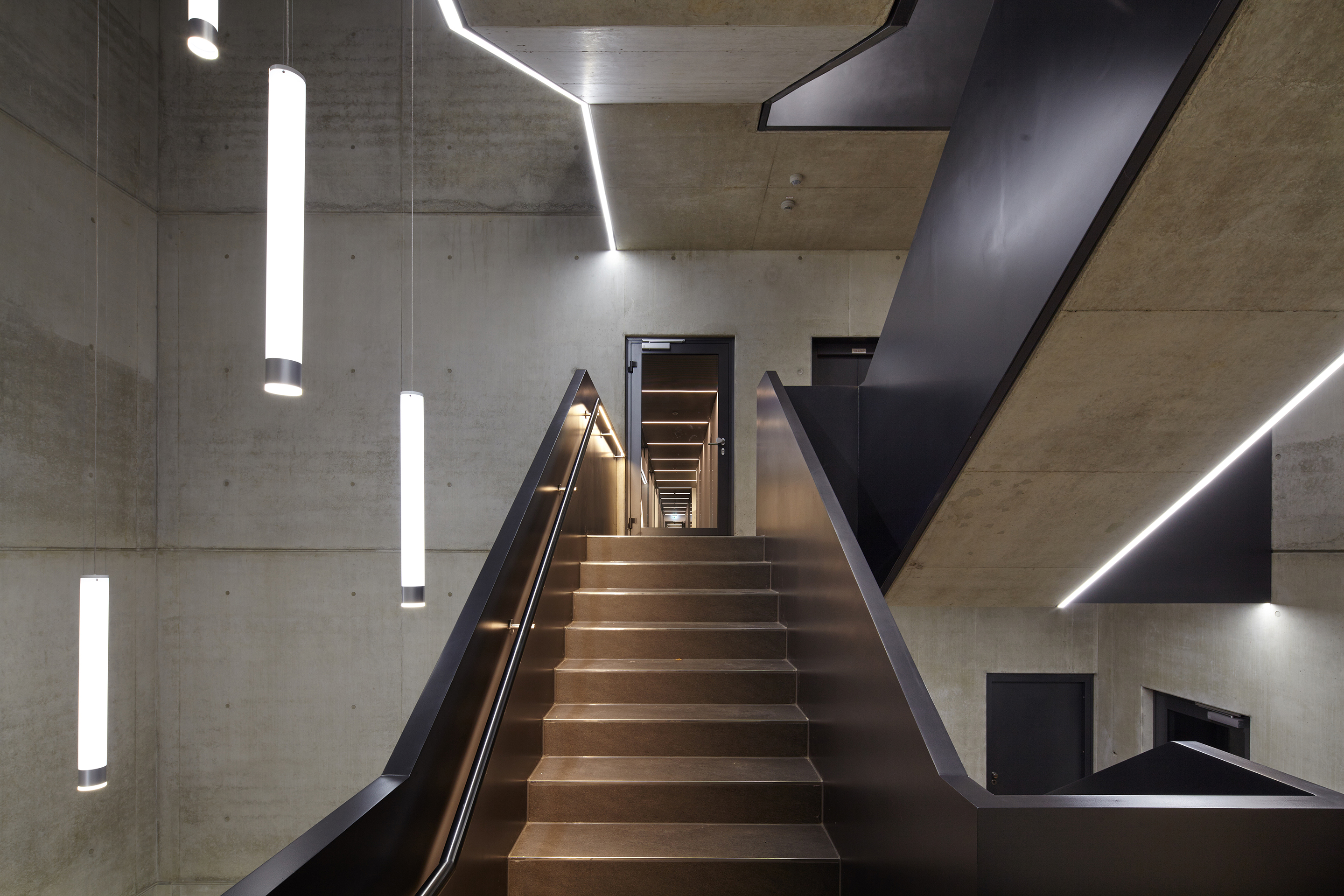 德国比勒费尔德市购物中心办公楼-17