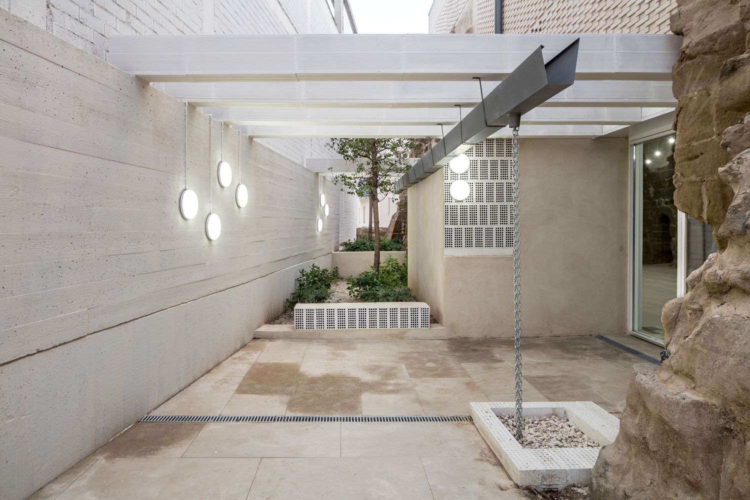 西班牙维拉诺娃·德拉·巴萨教堂修复重生-36