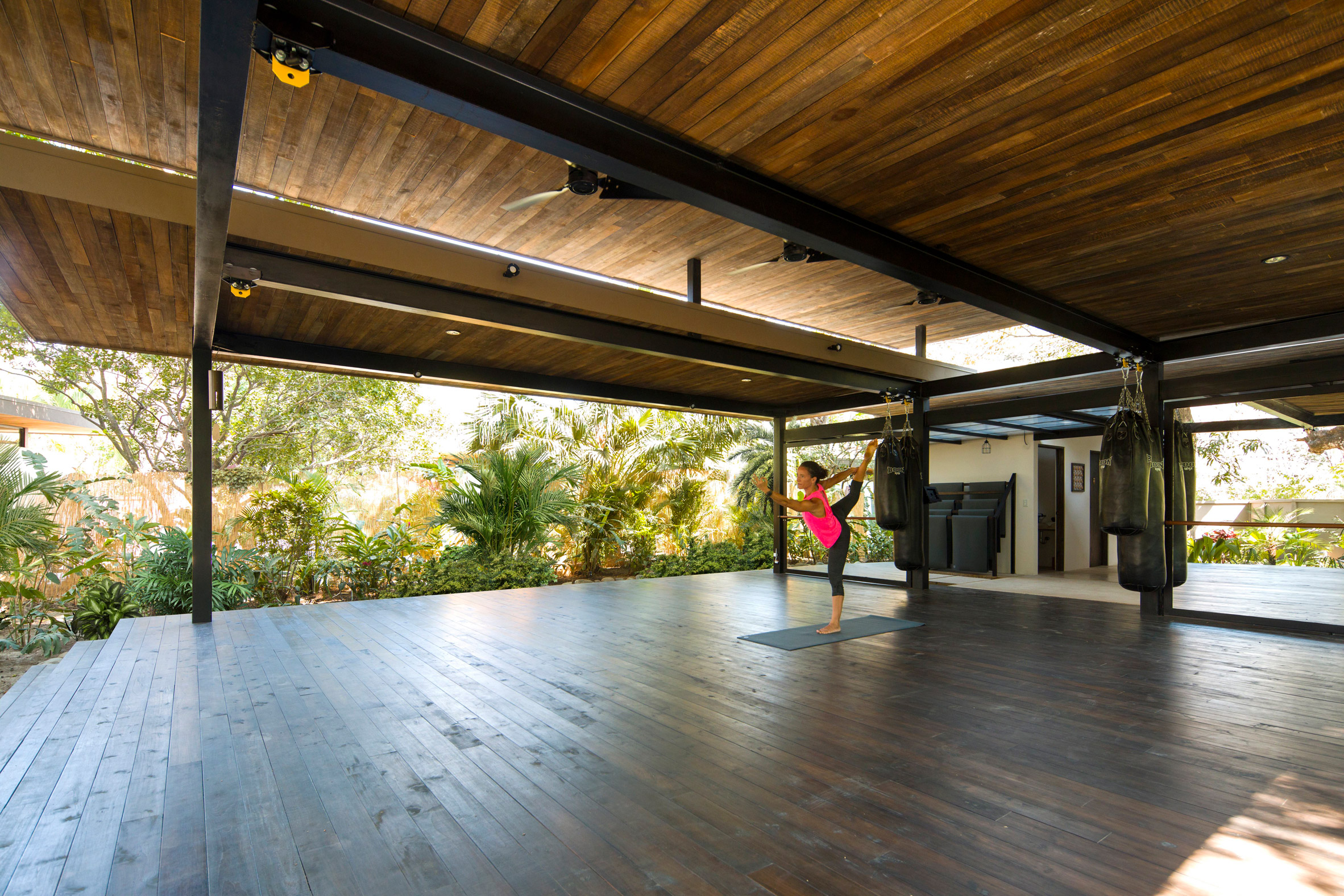 Studio Saxe surrounds Costa Rican yoga retreat with jungle planting-2