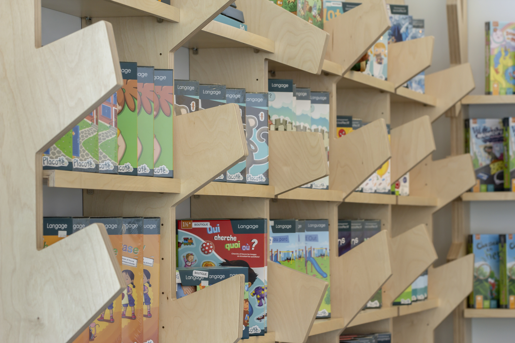 Les Éditions Passe-Temps Offices / Quinzhee Architecture-42