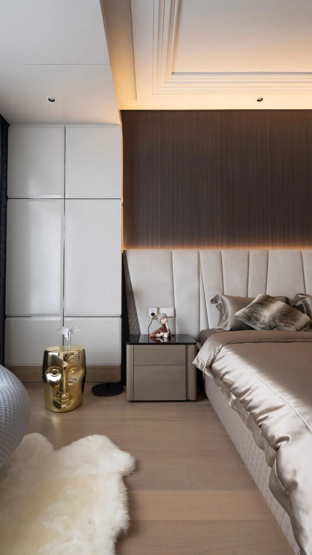 现代 235㎡轻奢住宅丨申远空间设计-17