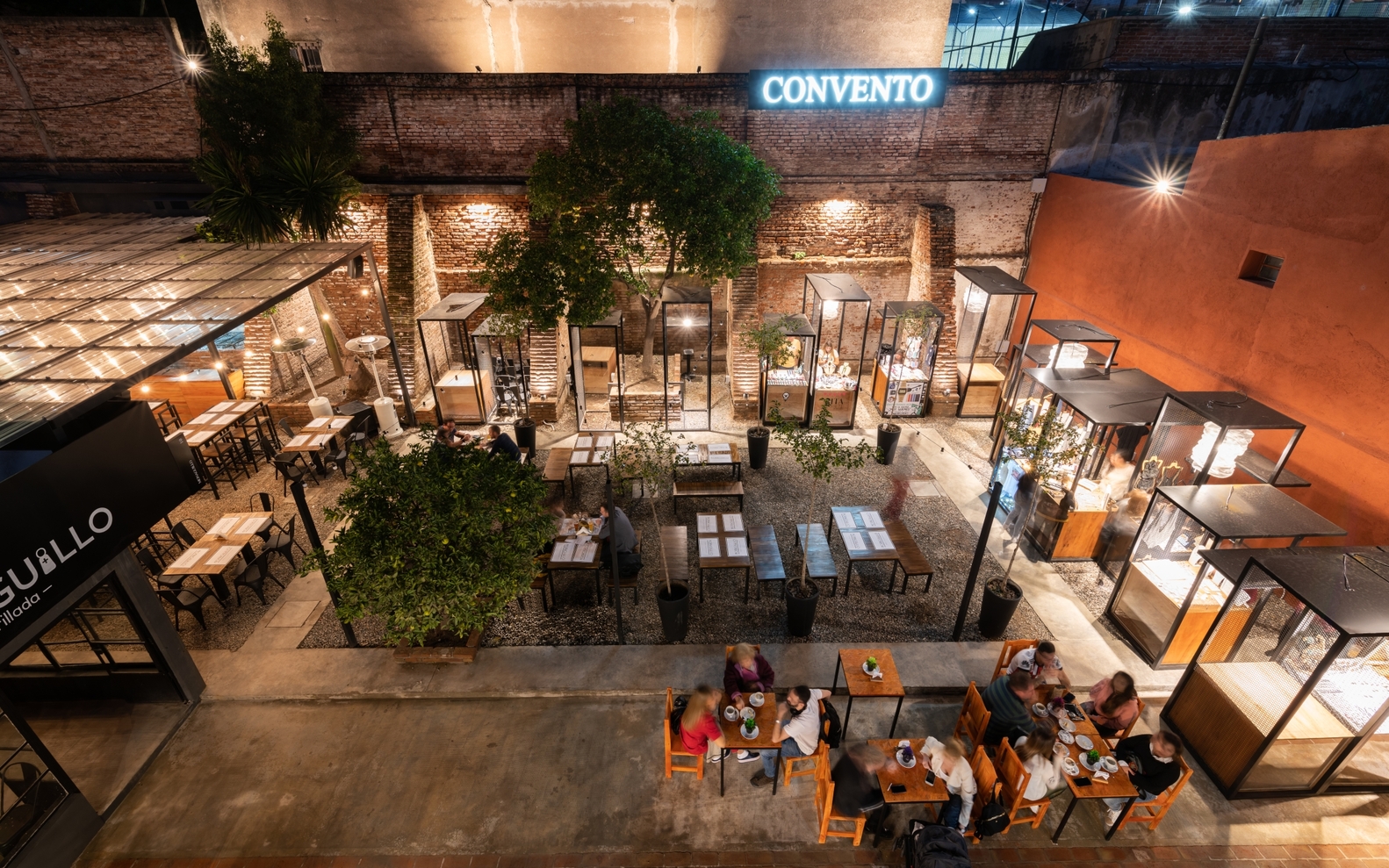 阿根廷百年修道院改造的购物中心-60