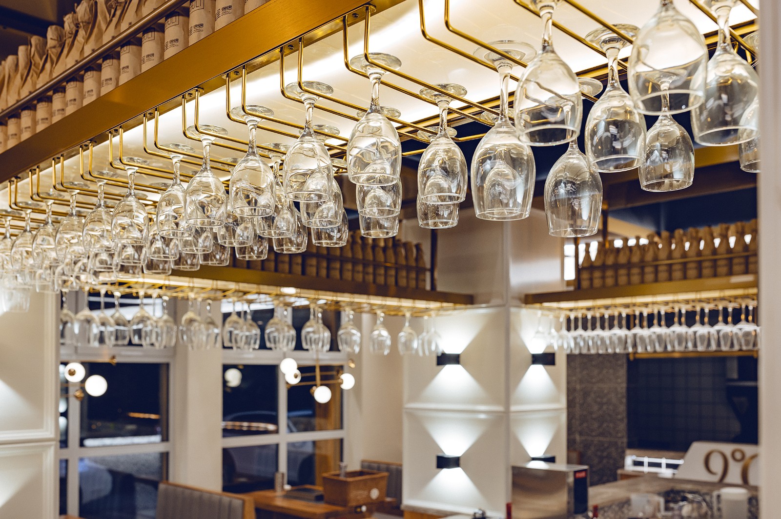 烧烤酒吧，一半是海水一半是火焰  郝宇-6