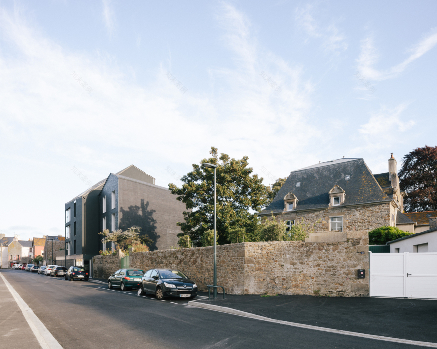 圣马洛港口边的现代马洛式建筑-21