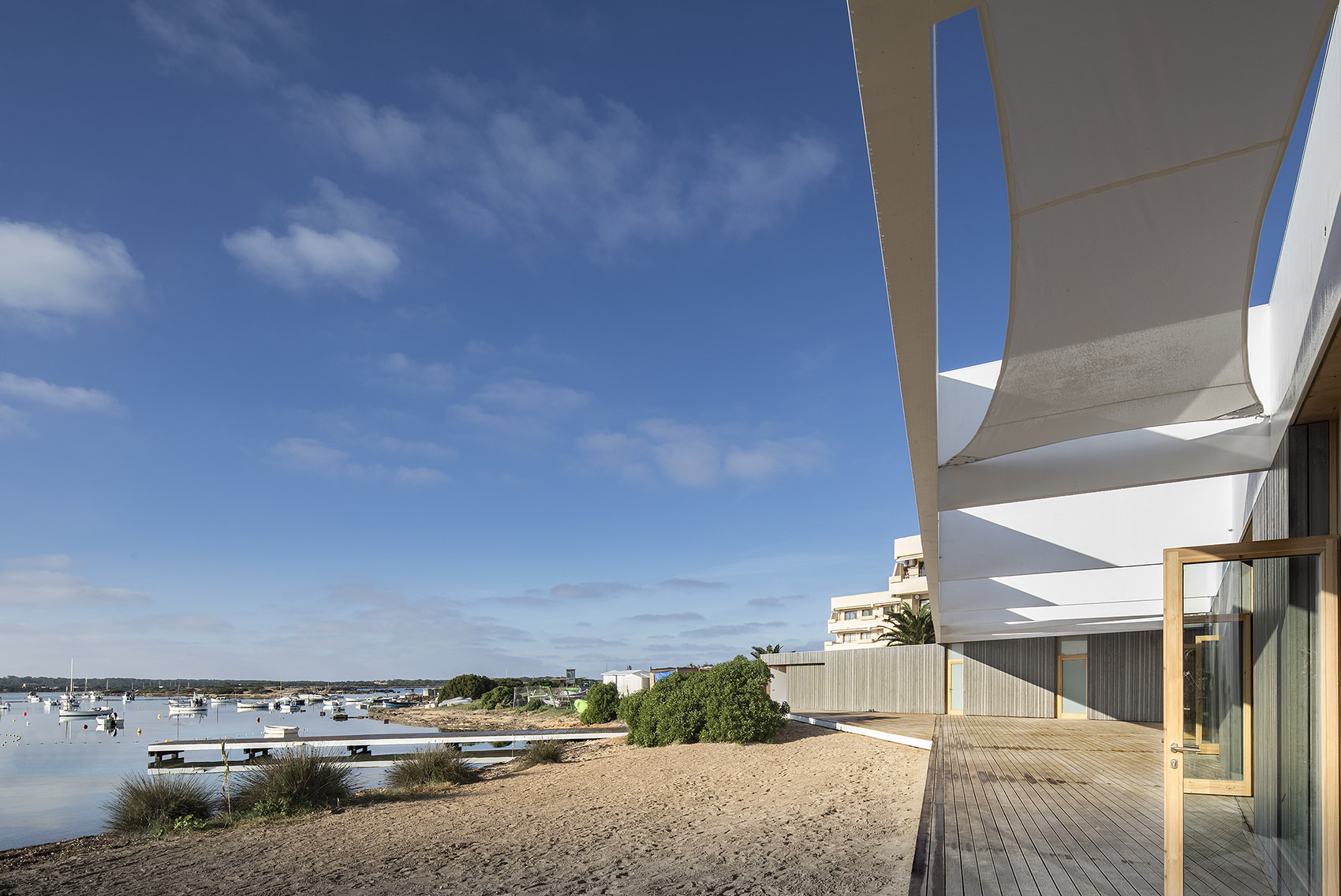 Formentera水上运动中心，西班牙 / Marià Castelló Architecture-22