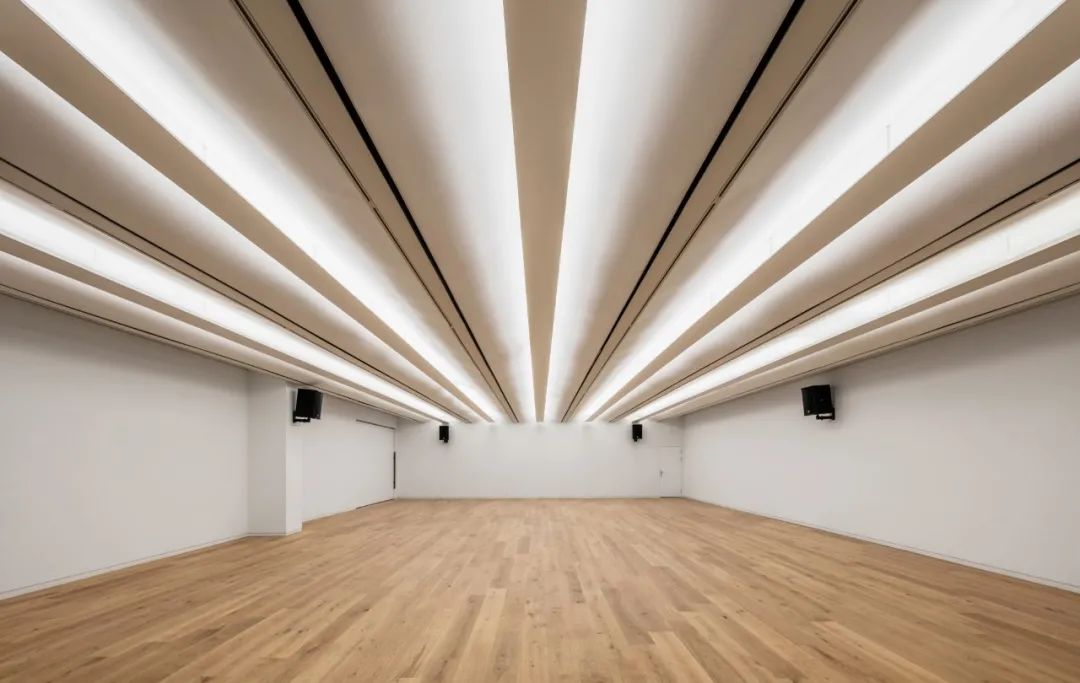 韩国 WGNB 设计公司打造“年度工作室”-94