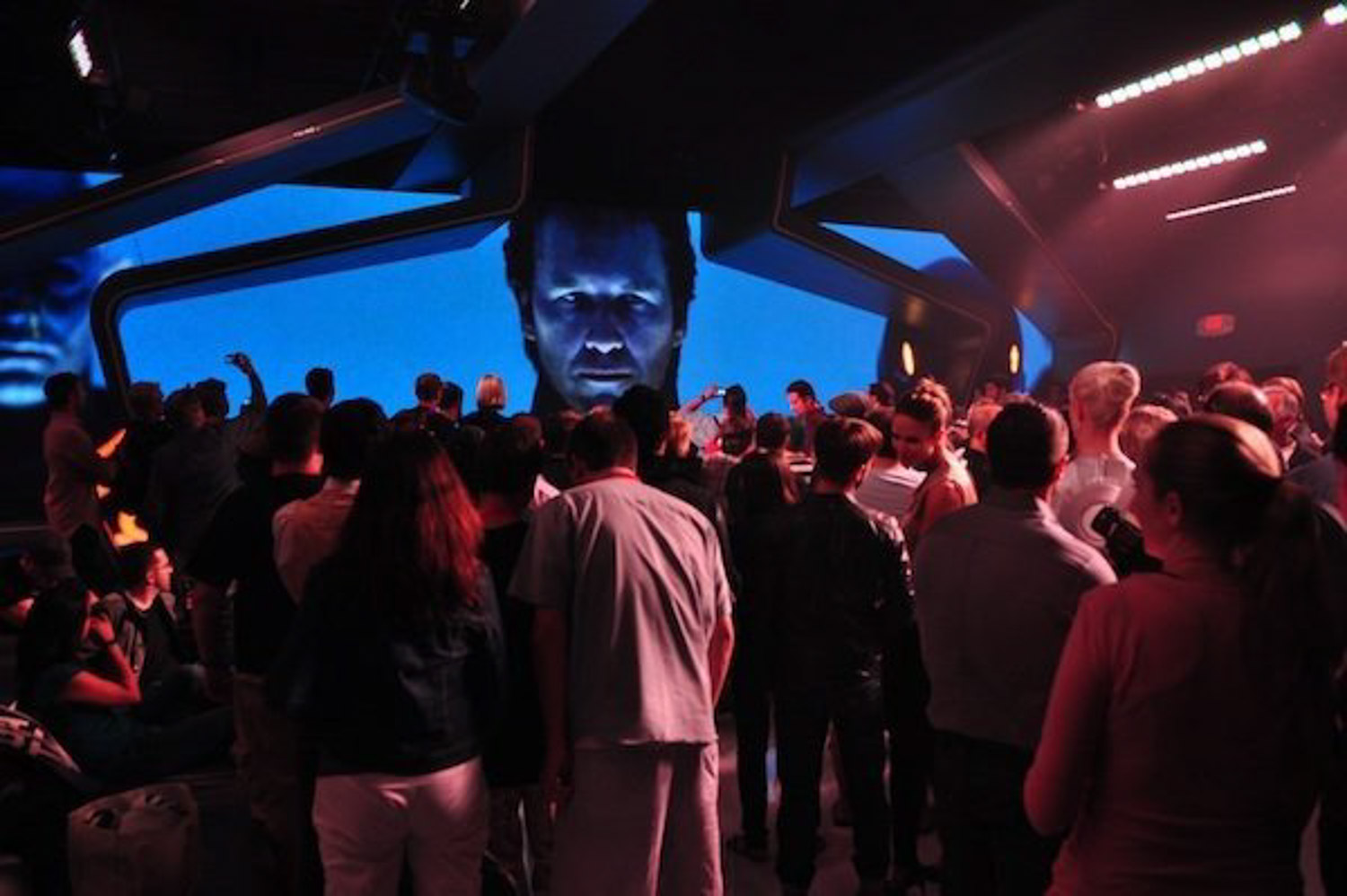 Tron Legacy Premier at Comic Con 2010 — HUNTER LEGGITT STUDIO-1