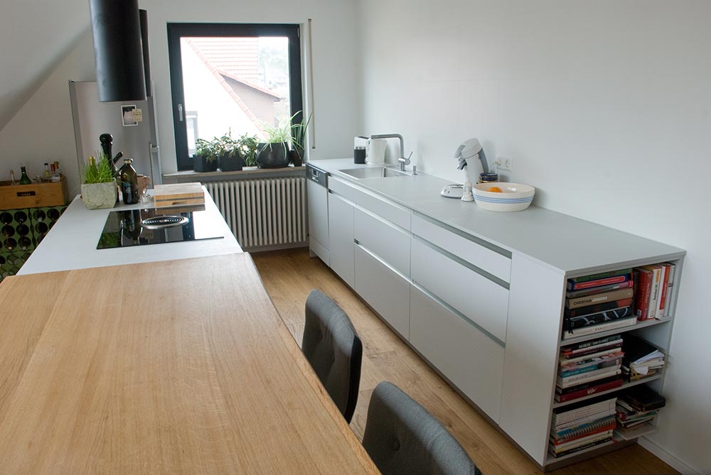 斜屋顶下的厨房安装项目-5