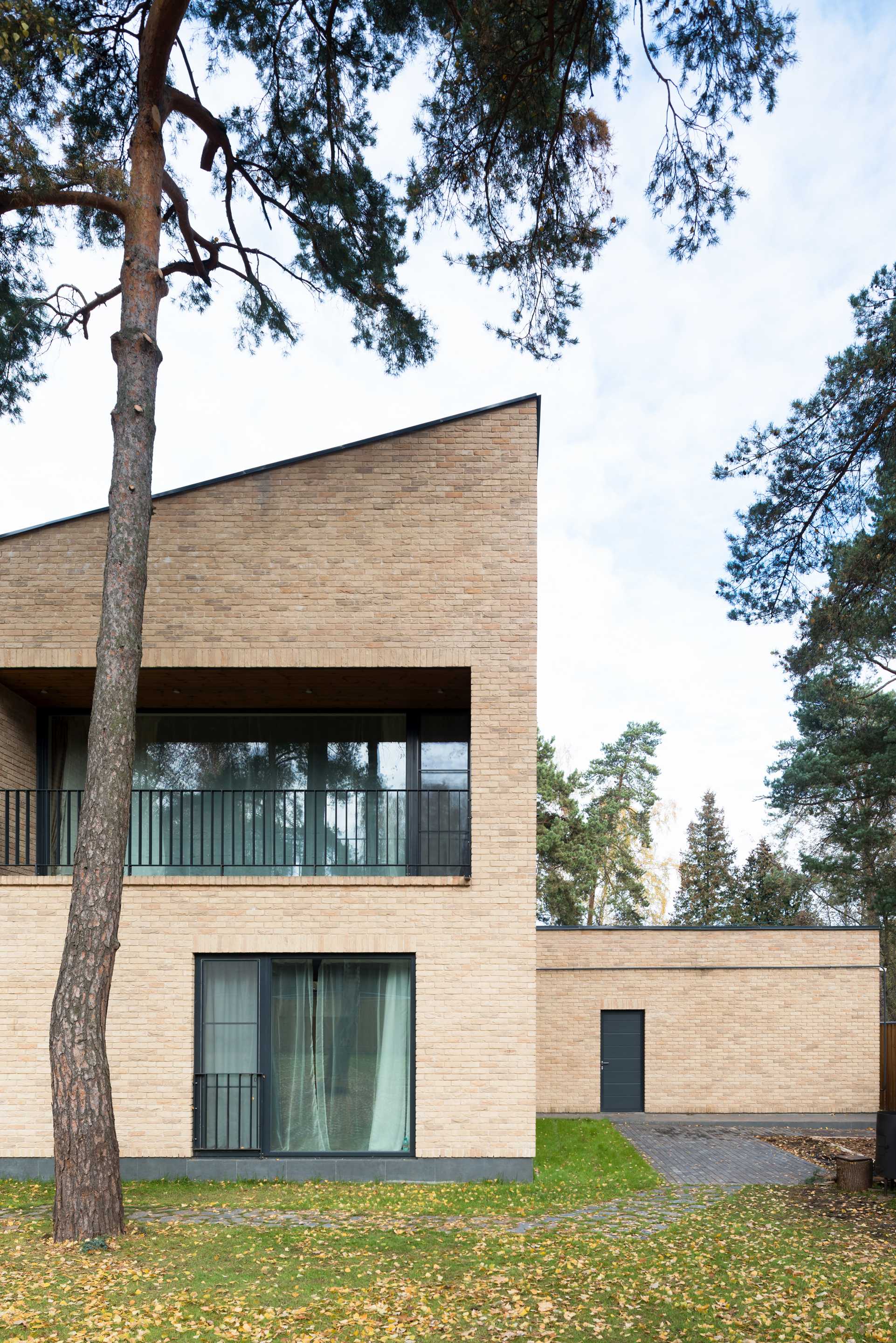 莫斯科郊区别墅，绿意环绕的现代生活-22