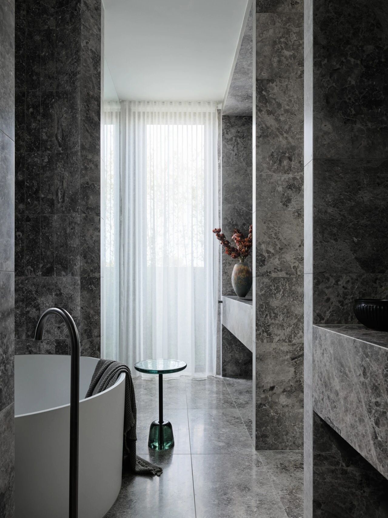 动线筑境,光影润形:一座别墅的空间叙事与细节美学-30