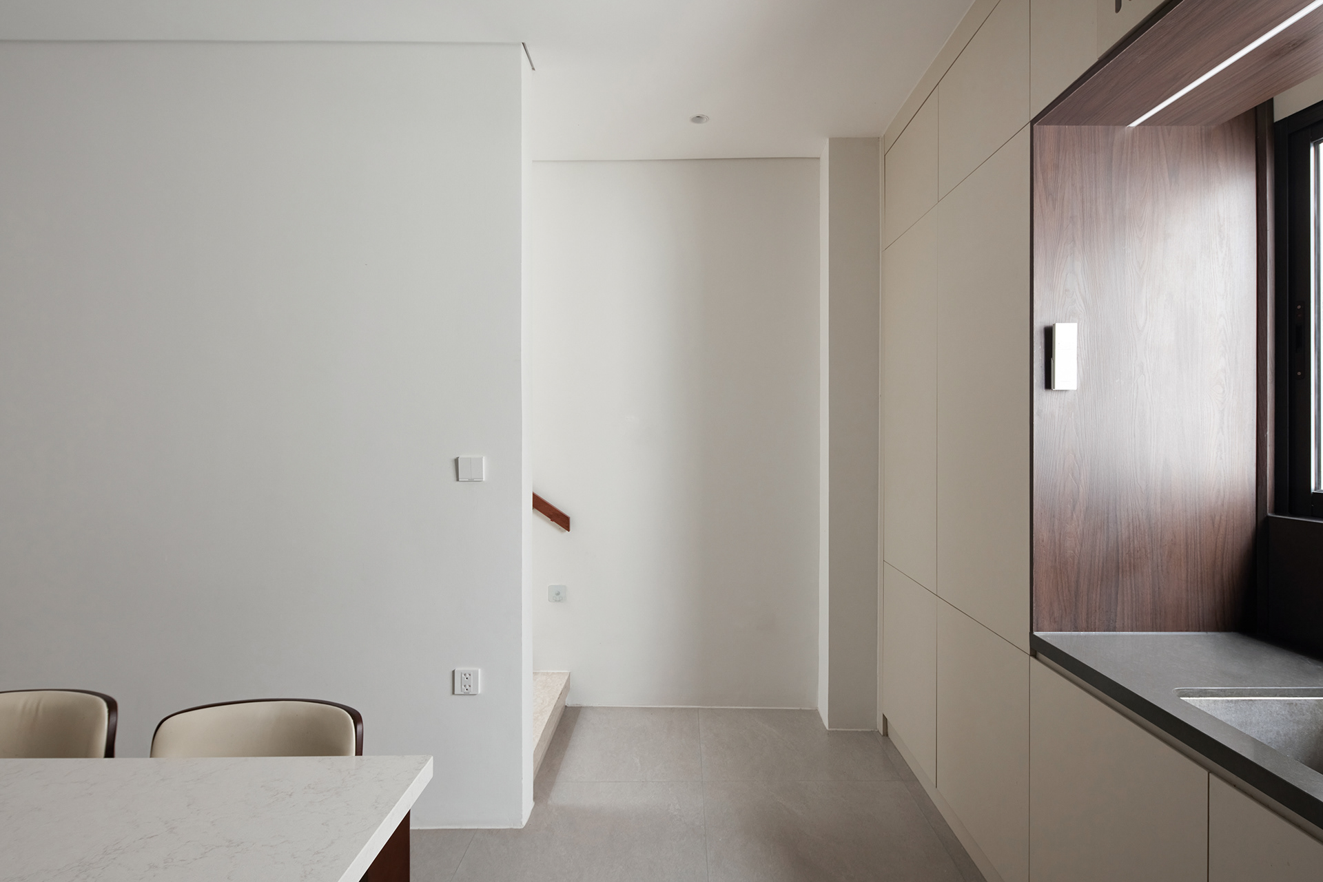 仁义之家；义之家（这里Yen Nghia可能对应越南语的Nhân nghĩa，是仁义的意思，在没有更多背景的情况下推测翻译，Yen Nghia直接音译可成延义等，但音译表意不明确，凭借较常见越南语语义选择意译） 丨越南河内-17