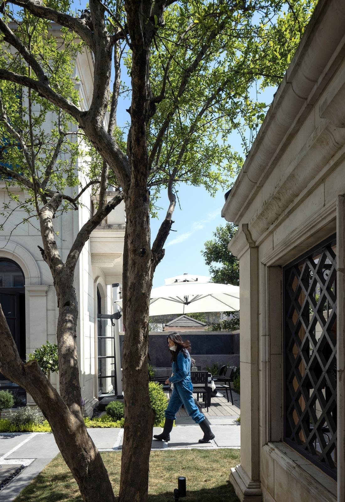 现代轻奢质感别墅设计-55