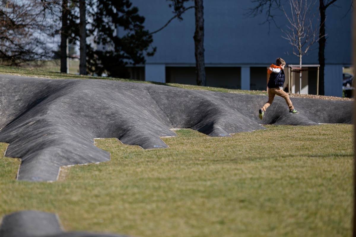 瑞士 Meyrin 公园的“折痕童年”-14