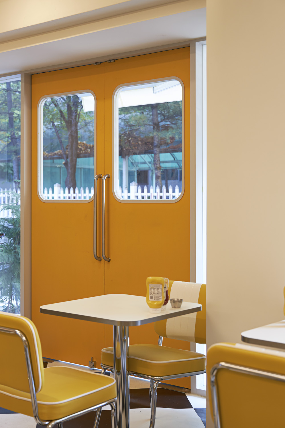 复古风尚 | 20 平米小空间的惊艳设计-13