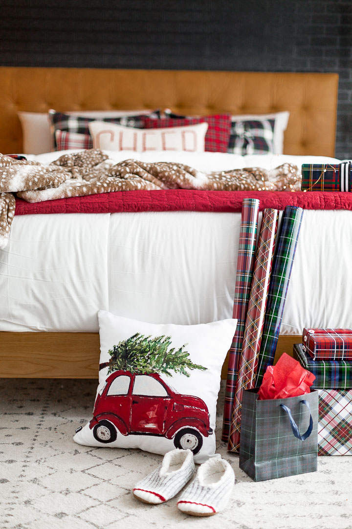 美式家居经典圣诞风 | 布满拼接图案的室内设计-20