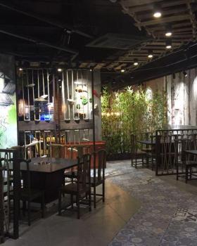 一个讲述民族风情的火锅店