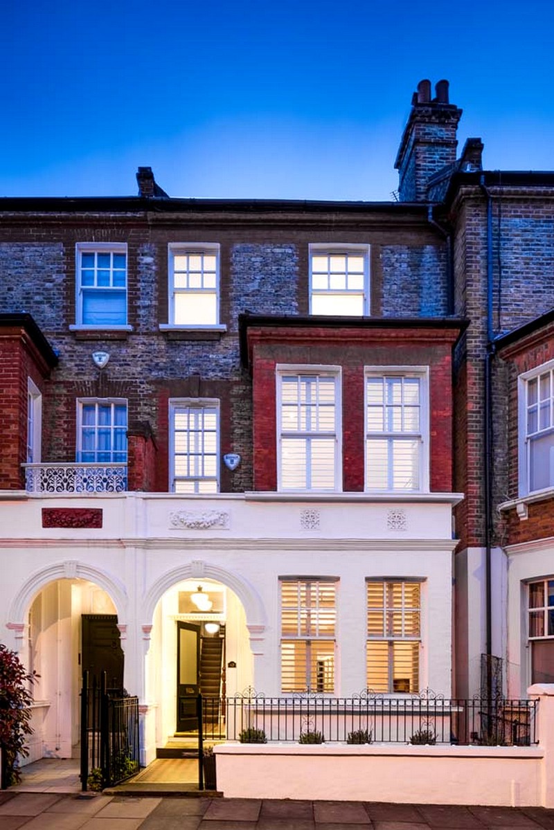 伦敦建筑师打造现代家庭住宅 | 下沉式厨房、工业风设计-1