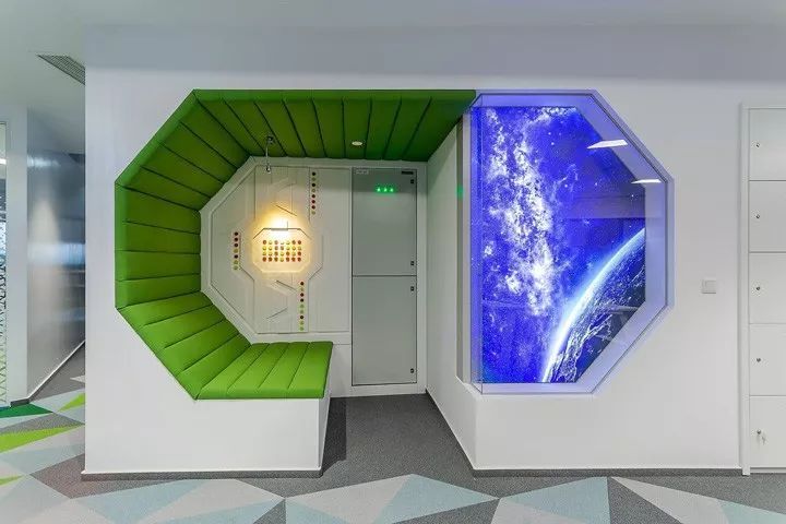 科幻未来主义元素融入的 Thales 泰雷兹办公室设计-1