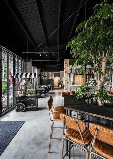 台中 Gatto Bianc 咖啡馆 | 法式复古怀旧风的设计演绎-18