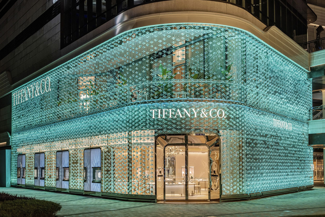 蒂芙尼（Tiffany & Co.）专卖店钻石门头设计，上海 | Space design by Nina Frolova - 餐饮资讯 - 餐厅LOGO-VI空间设计-全球餐饮研究所-0