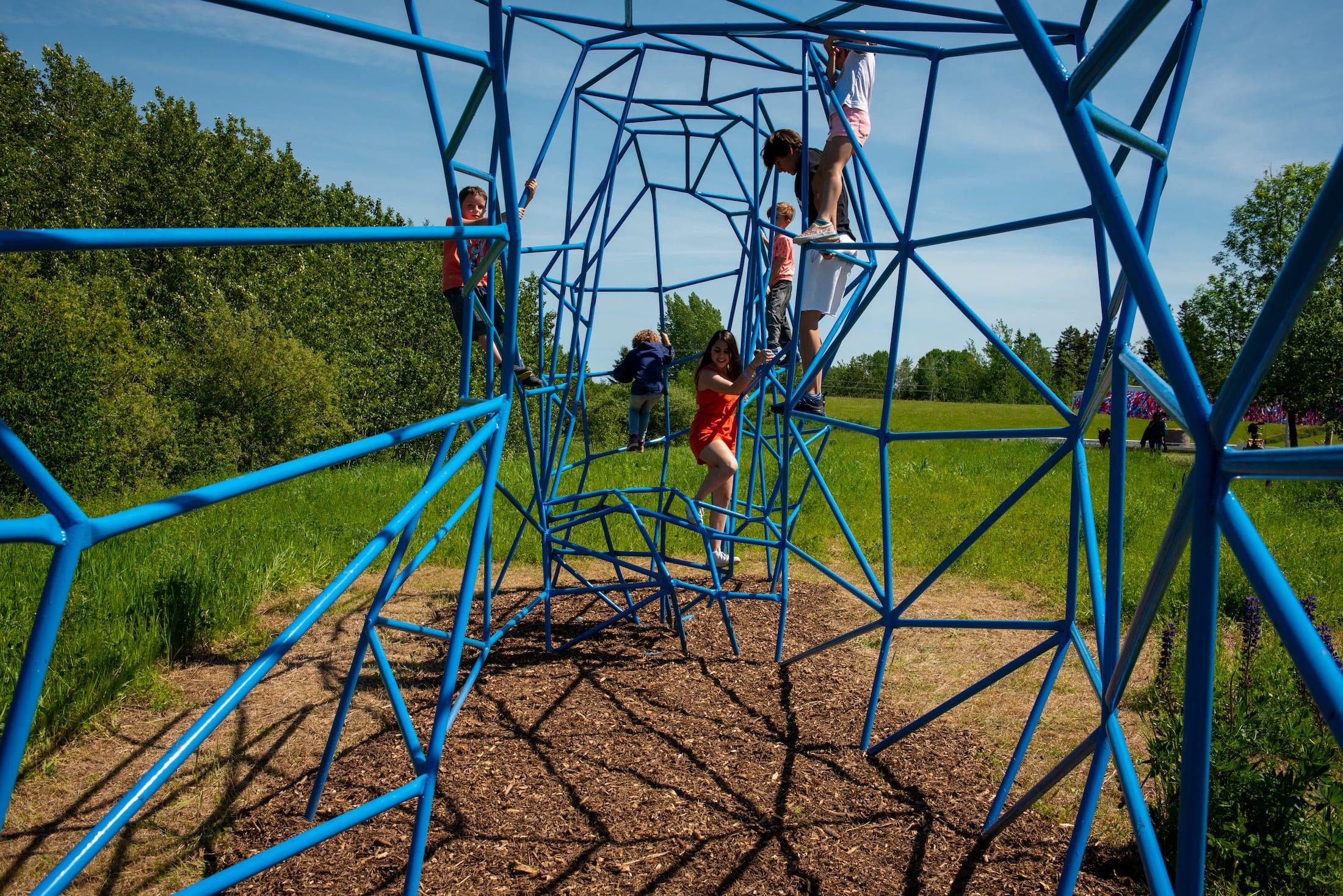 2019 加拿大国际花园节 | 彩色“岩石”结构装置引人入胜-18