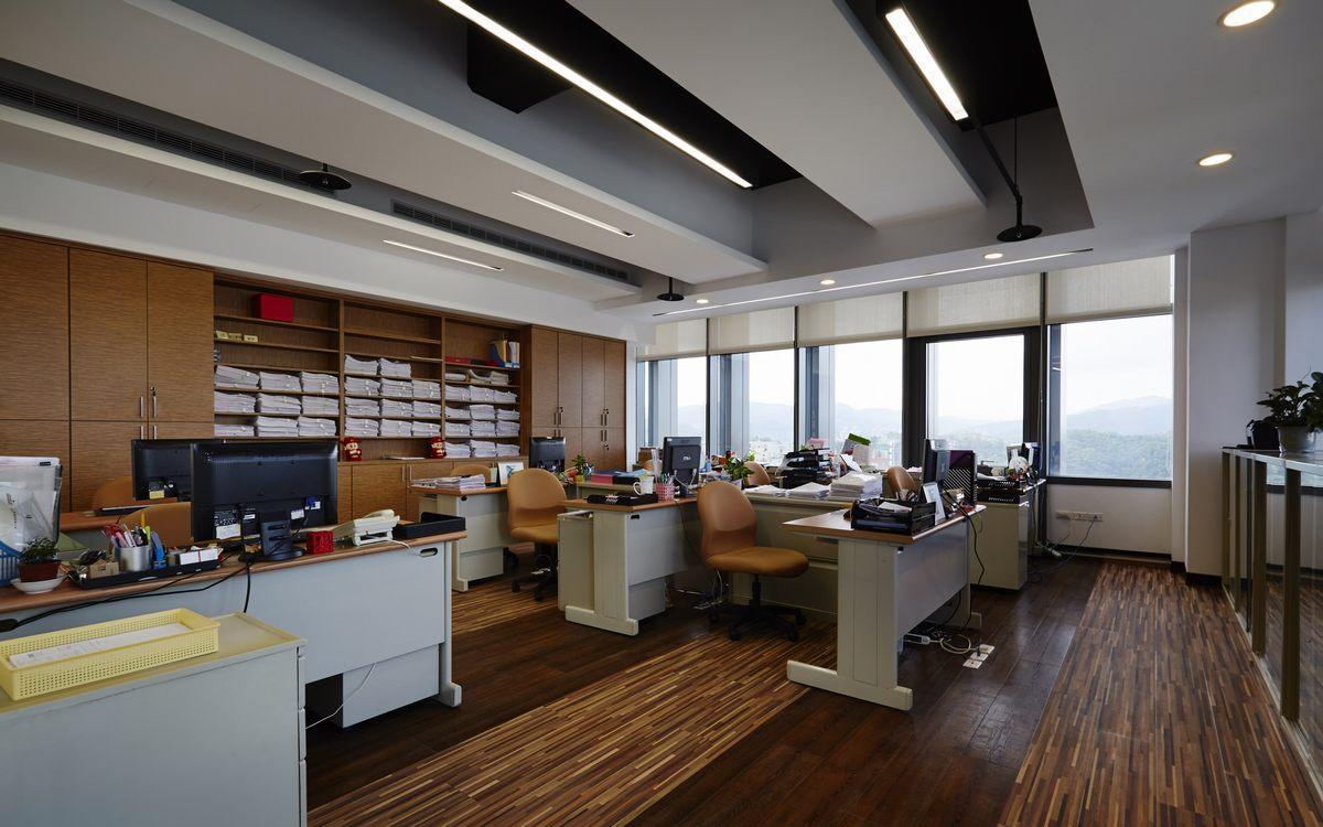 宽林设计打破科技冰冷，打造人文质感空间-12