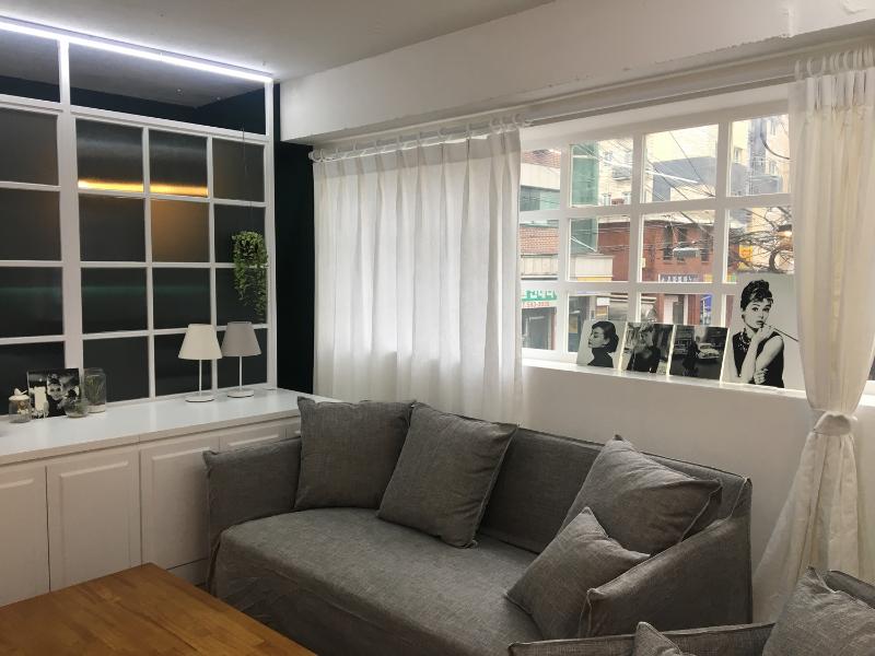 17 平极简美容室设计 | 优雅白色调-6