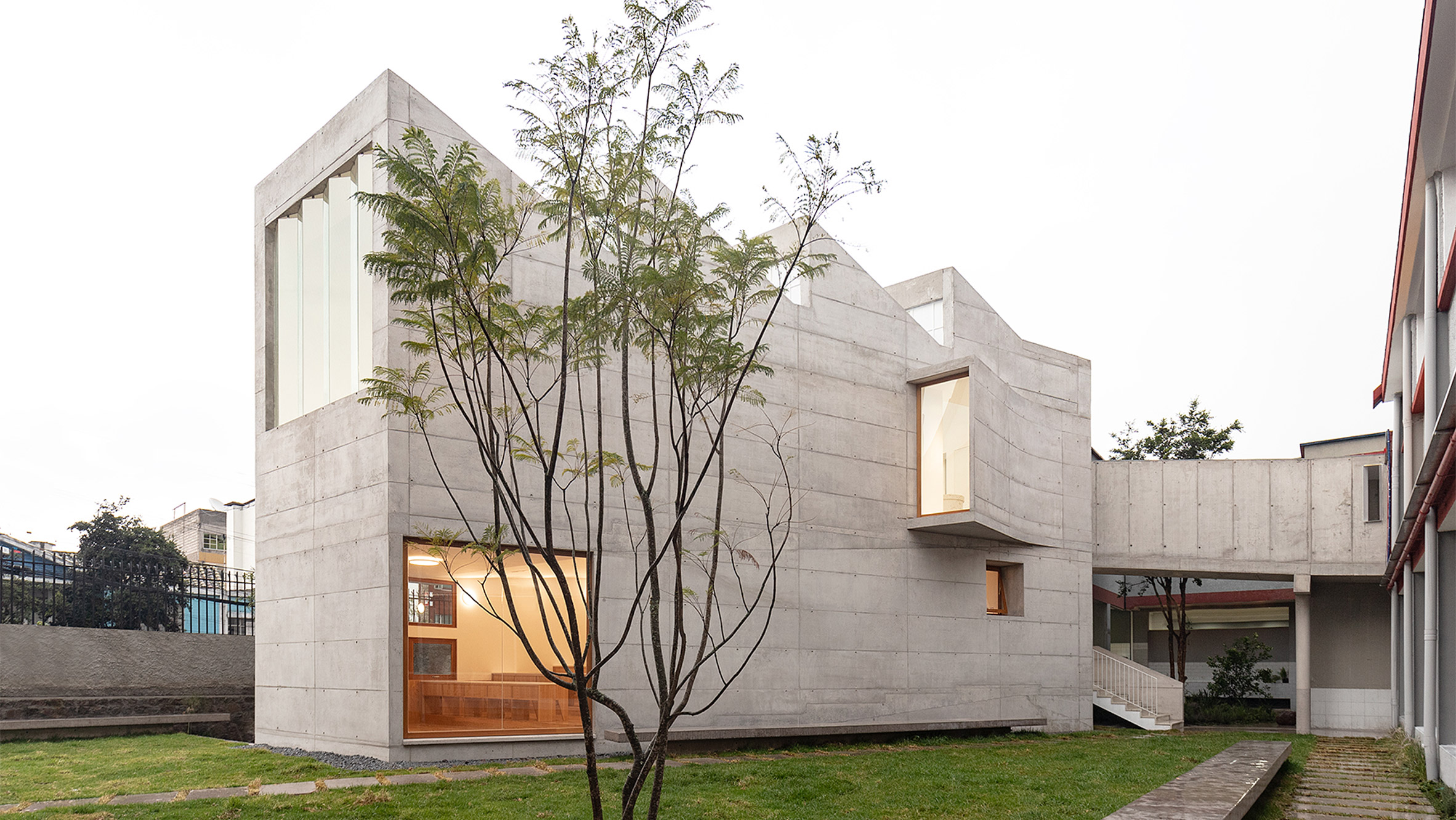 Studio Blur models Quito arts school after Le Corbusier house-0