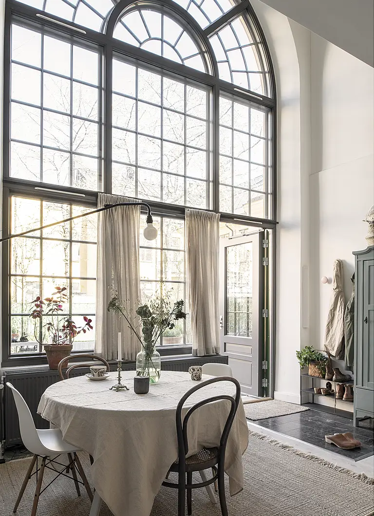 17 世纪瑞典旧厂房惊艳变身，设计师打造独特空中阁楼-5