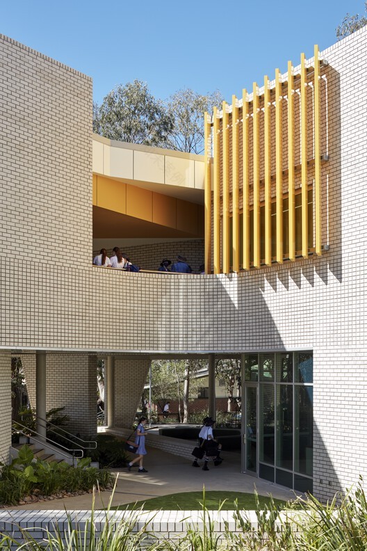 Cannon Hill Anglican College D Block | 融入自然的灵活学习空间-15