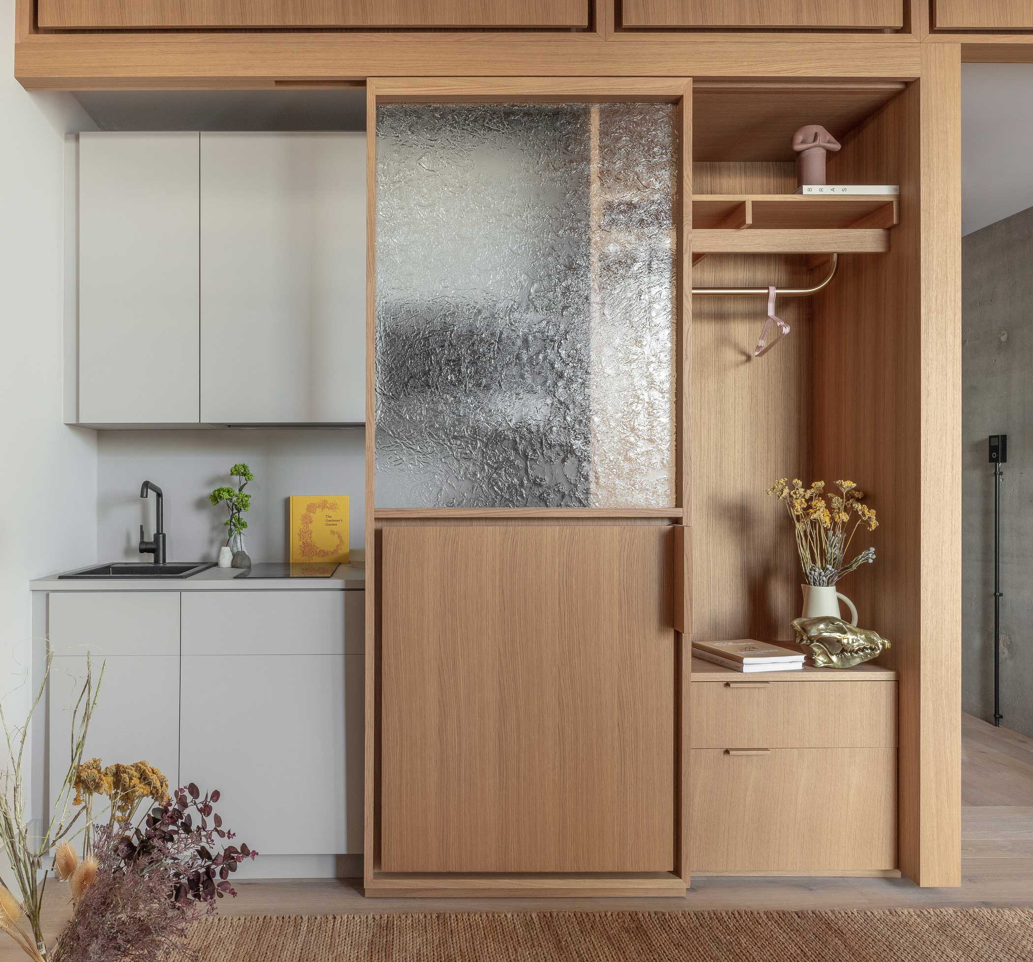 Liminal Space: East Side Gallery Berlin Hotel by Grzywinski+Pons.-53