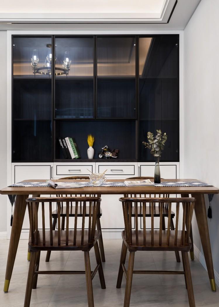 极简空间中的温润原木与神秘美感-9