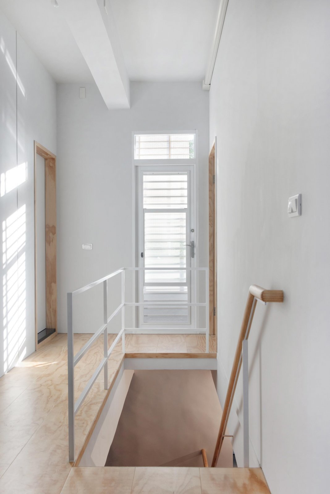 “纯白 木”悠闲生活家  伍乘研造5x-7