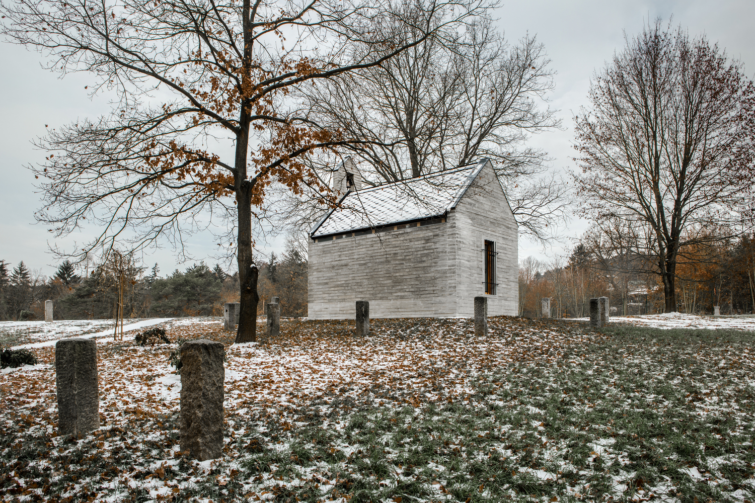 24 平米家庭小教堂，诠释简约信仰空间-7