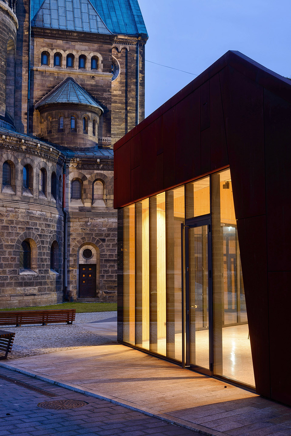 波兰 St· Hyacinth 教堂旁的文化教育中心丨波兰比托姆丨Medusa Group-17