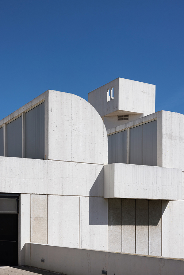 剧中人物七丨西班牙巴塞罗那丨多位设计师-14