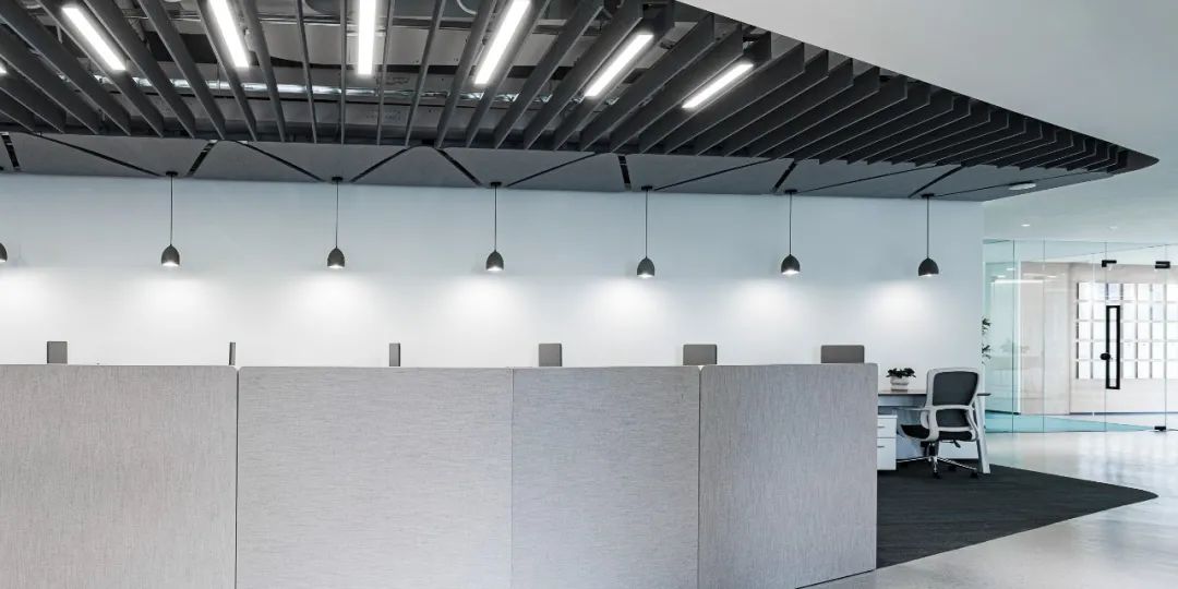 云码智能:流线型几何办丨中国广州丨冠臣设计-25