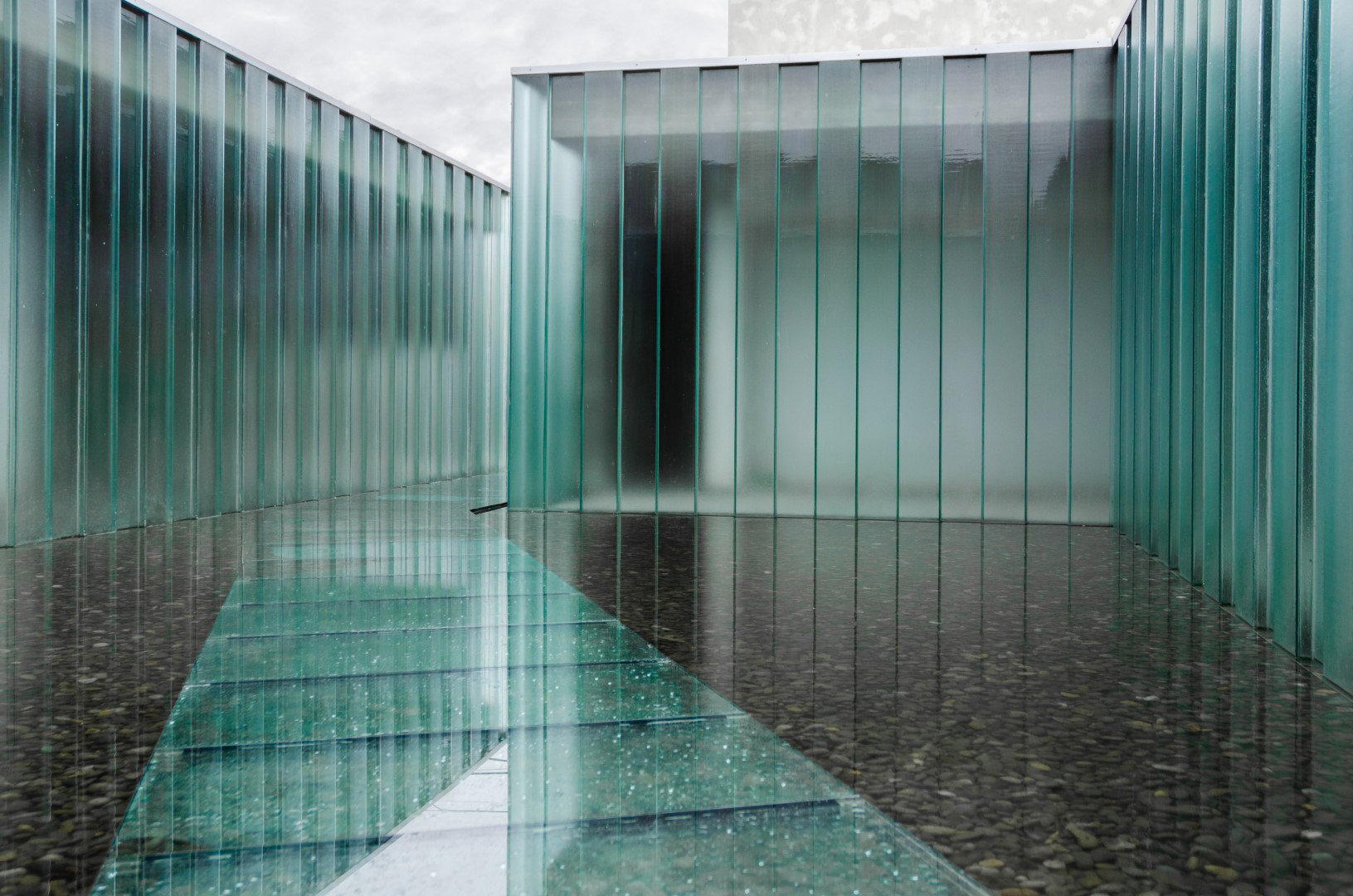 玻璃与混凝土的透明游戏——阿根廷 City Bell 住宅设计-0