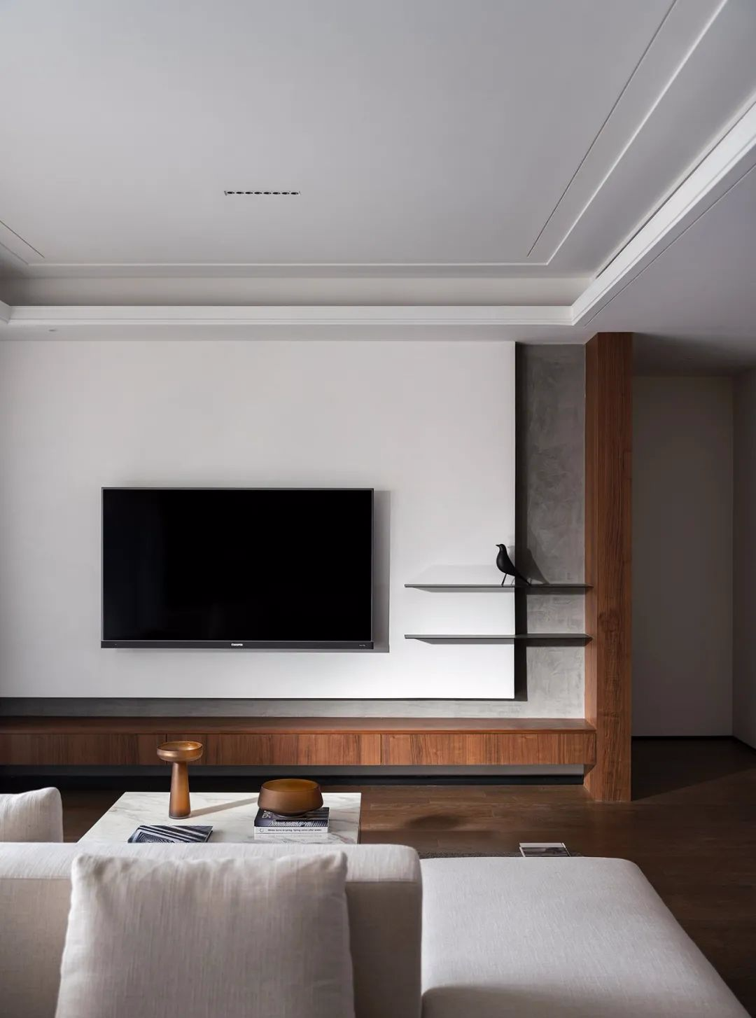 精装改造现代宅，客厅简单又大气-9